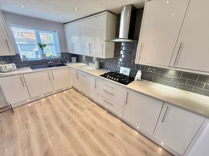 Islay Close Stanney Oaks